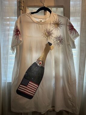 QUEEN OF SPARKLES Sequin Champagne Bottle Fireworks Graphic Tee Dress Med